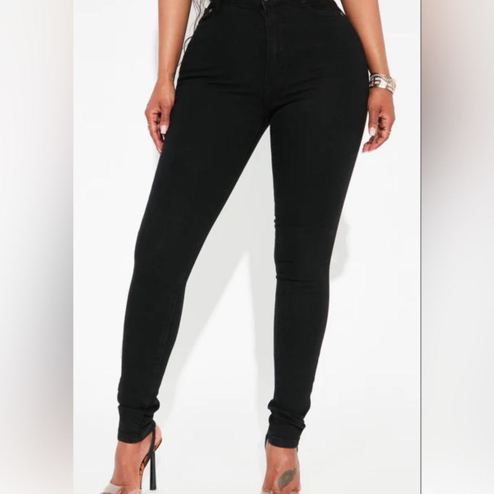 NWT Coraline High Rise Jeans fashion Nova